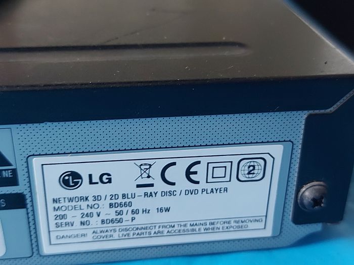 LG 3D-2D Blu-Ray Disc-DVD Player (Model BD660) and Samsung 19 inch TV-Monitor (Model LE19R88BD) with HDMI Lead, Power Cables and TV remote, both in excellent condition