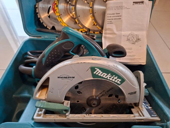 Makita 5007MGA Magnesium 185mm Circular Saw 110v