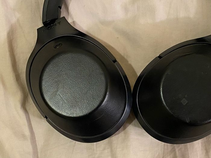 Sony MDR-1000x Noose Cancelling Headset
