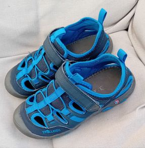 Trollkids Closed Toe Dandals Size UK 2.5/ EU 35