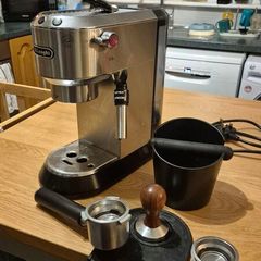 Delonghi Dedica EC685.M Coffee Machine Excellent Condition and Extras