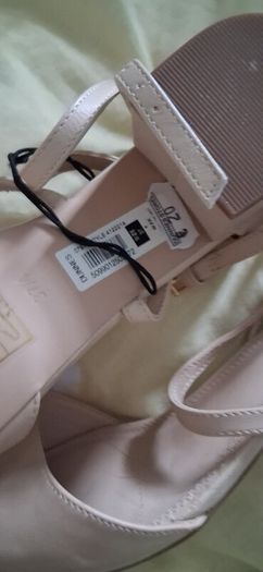 heels new size 4