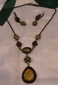 vintage ??costume jewellery  birthday gift ideas