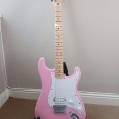 Squier strat pink