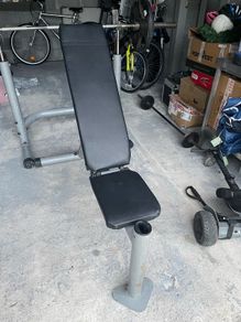 weights bench and weights
