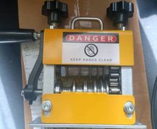 Small Manual wire cable copper stripping Machine/drill order, 6 channels 3-17mm, adjustable height razor wire razor wire drill for used cables, domestic and industrial single-pole wires