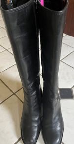 Clarks Black Leather Boots Knee High.  Ladies Size Uk 6.5  / Eu 40  In excellent lightly used Condition.