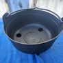Black plastic flower pot Image 3