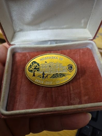 Lions Club International Nebraska 38 Arbor Lodge 100 Years Pin Pinback