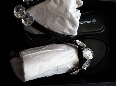 New black flip flip shoes