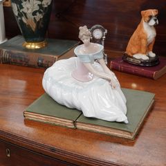 Nao Figurine