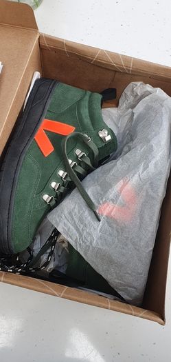 Veja Roraima Cyprus Orange - Fluo Green Sz 40 - Bnib Rrp 185 (Receipt included)