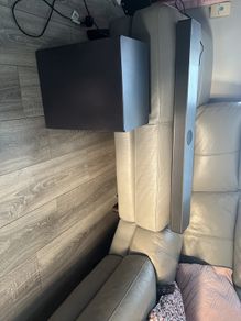 LG USC9S soundbar and subwoofer
