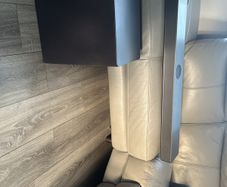 LG USC9S soundbar and subwoofer