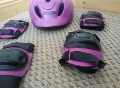 KIDCOOL helmet with arm and knee pads