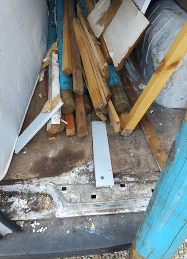 wooden poles x 6