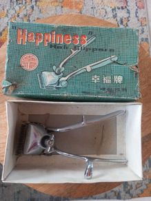 Vintage Manual Hair Clippers - "Happiness" Brand Model 040 - Boxed Retro Barber Collectible