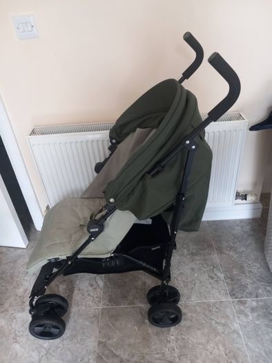 Mama's a papa's baby's buggie no rain covers.