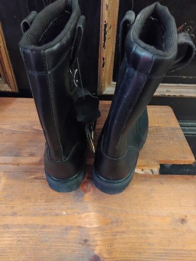 Size 7 Steel Toe boots new