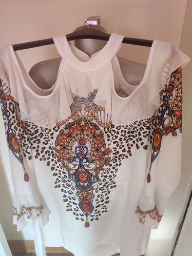 Venus  white cold shoulder detailed exclusive blouse size UK14/16 EU42/44 Perfect condition Postage included