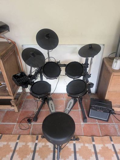 Alesis Turbo Mesh Drum Kit with Amp