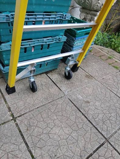 werner fiberglass stepladder
