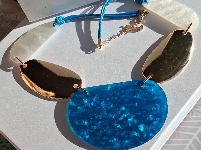 Marbled Resin Bold Statement Necklace
