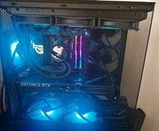 High-End Gaming & Workstation PC (RTX 5070 Ti & Ryzen 7 9800X3D)