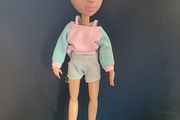 Yulu Snapstar Lola Poseable Fashion Doll