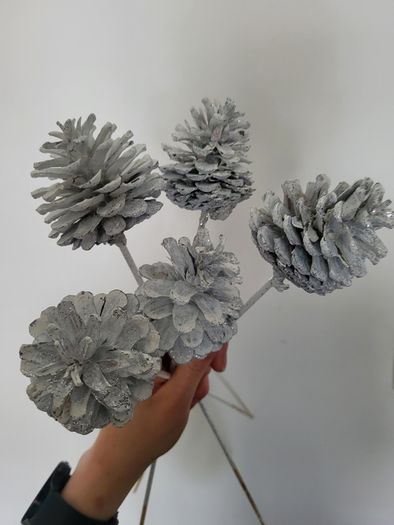 Decorative cones on sticks - white and silver 5pcs NEW