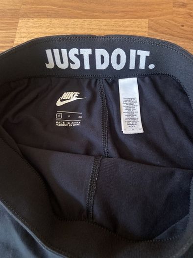 Nike Swoosh Black Leggings Size Small