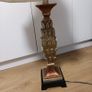 classic-style table lamp Image 3