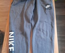 nike air bottoms immac cond like new Size large