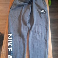 nike air bottoms immac cond like new Size large