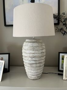 2 matching ceramic lamps