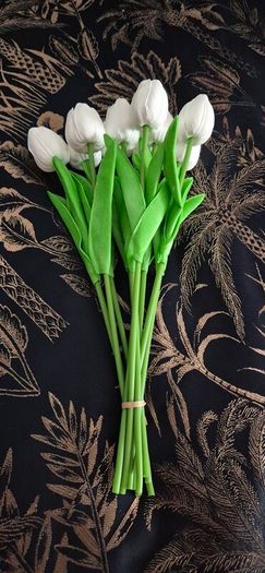 Artificial White Tulips 10 Stems 34cm
