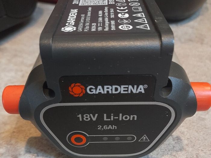 rechargable gardena battery
