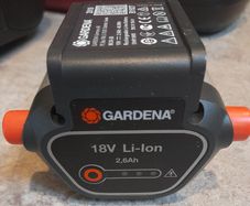 rechargable gardena battery