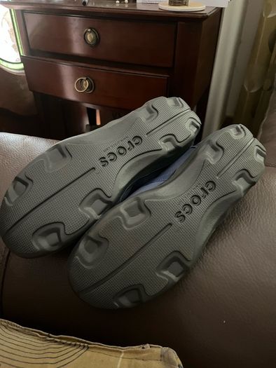 crocs