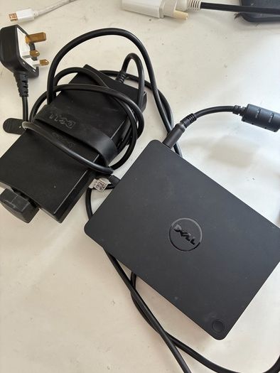 2 Dell monitors with docking station
