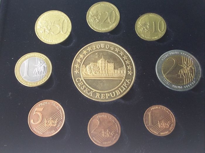 Rare 2004 Czech Republic Euro Pattern Set , ( Limited Edition of 3,000 )