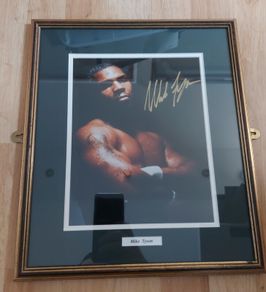 Autographed Mike Tyson 10x8 Photo Nicely Framed (Real Glass) Boxing Memorabilia with COA