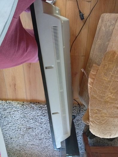 Two Phillips 32" tvs not smart