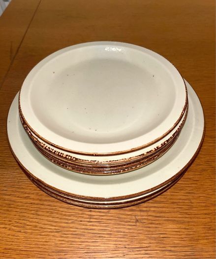 A Set of 5 Plates Medium Size and A Set of 4 Plates Large Size