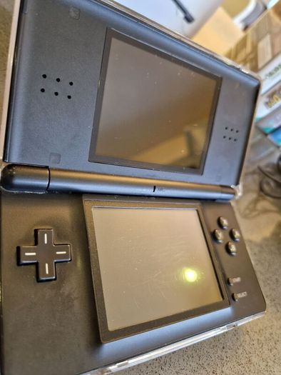 Nintendo DS Lite, games and accessories