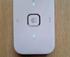 Huawei E5573 Portable 4G LTE Pocket WiFi Router (Unlocked)