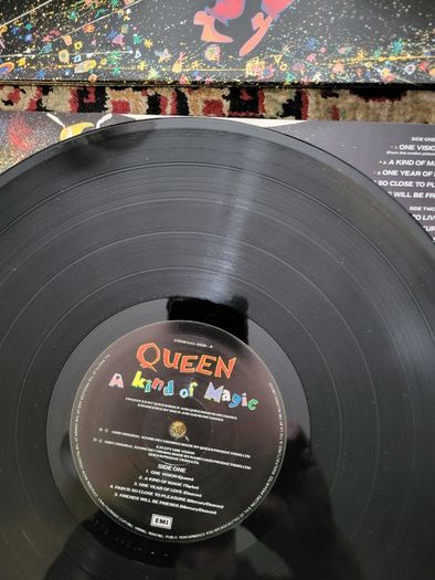 Queen; a kind of magic LP