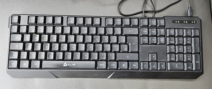 2 x Keyboards Dell and Klim Wireless Used in Good Working Order