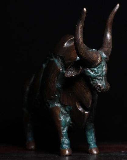 Brutalist Bull (26cm) - Patinated Bronze