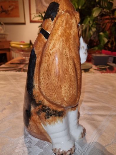 Large English Ceramic Pottery Hound Dog
